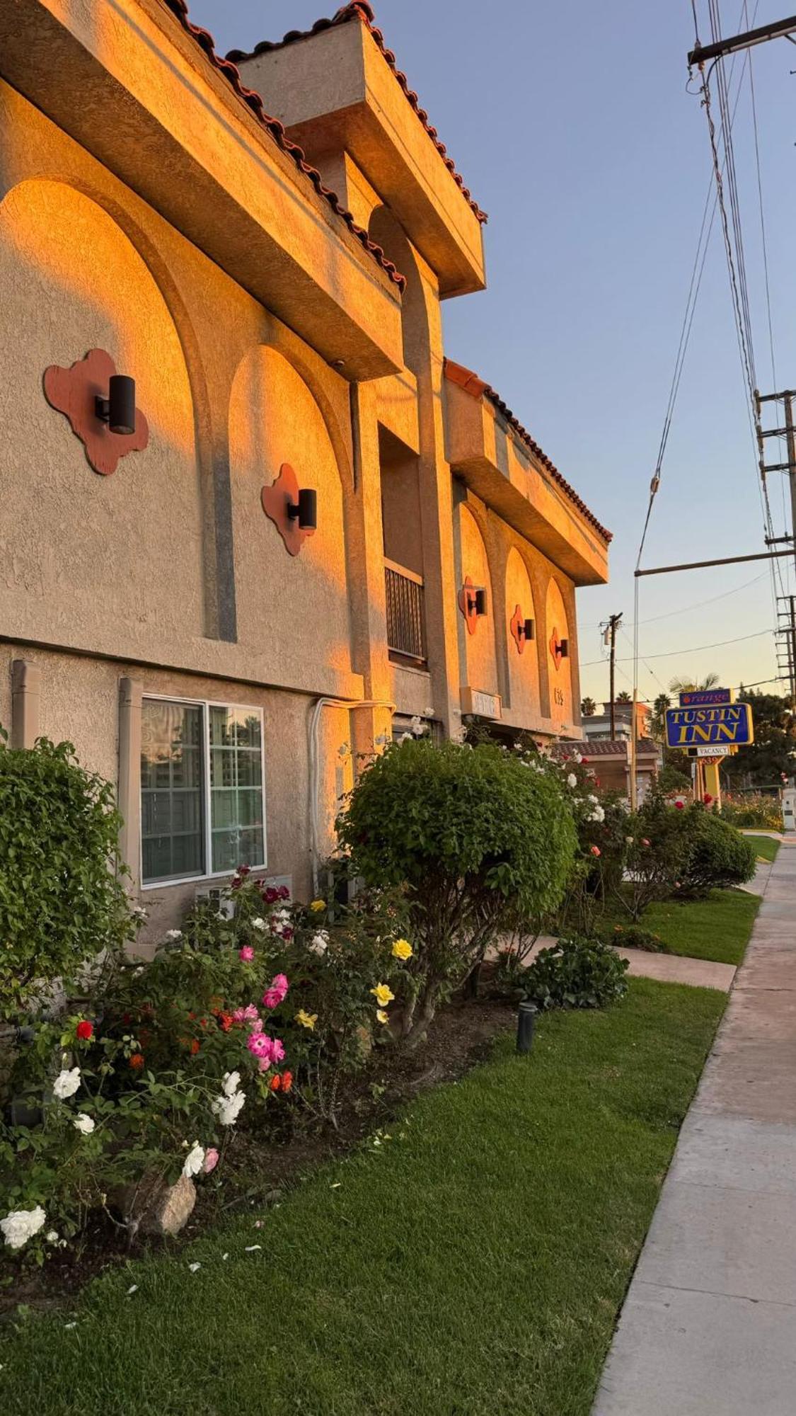 Orange Tustin Inn in Orange Bagian luar foto