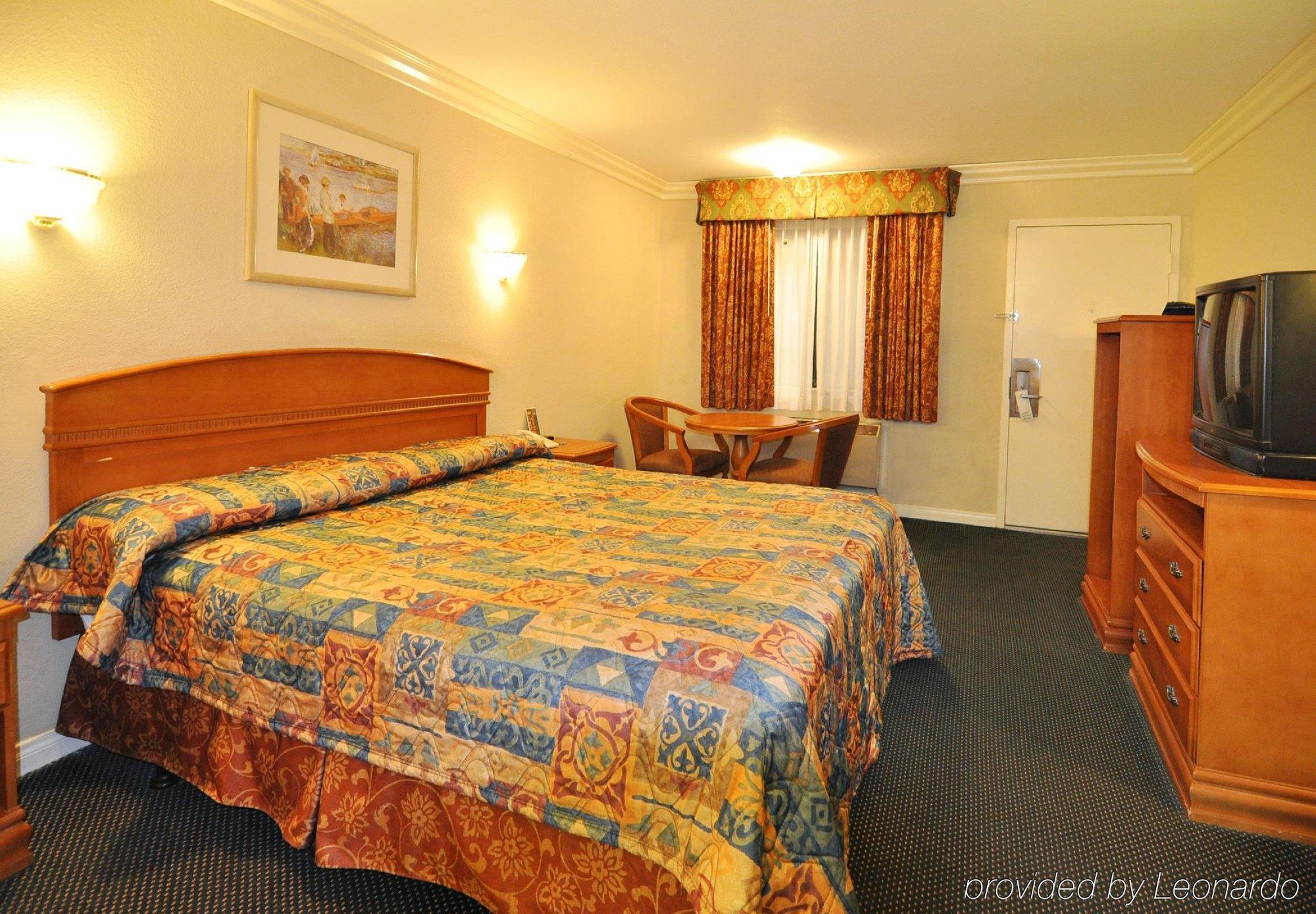Orange Tustin Inn in Orange Ruang foto