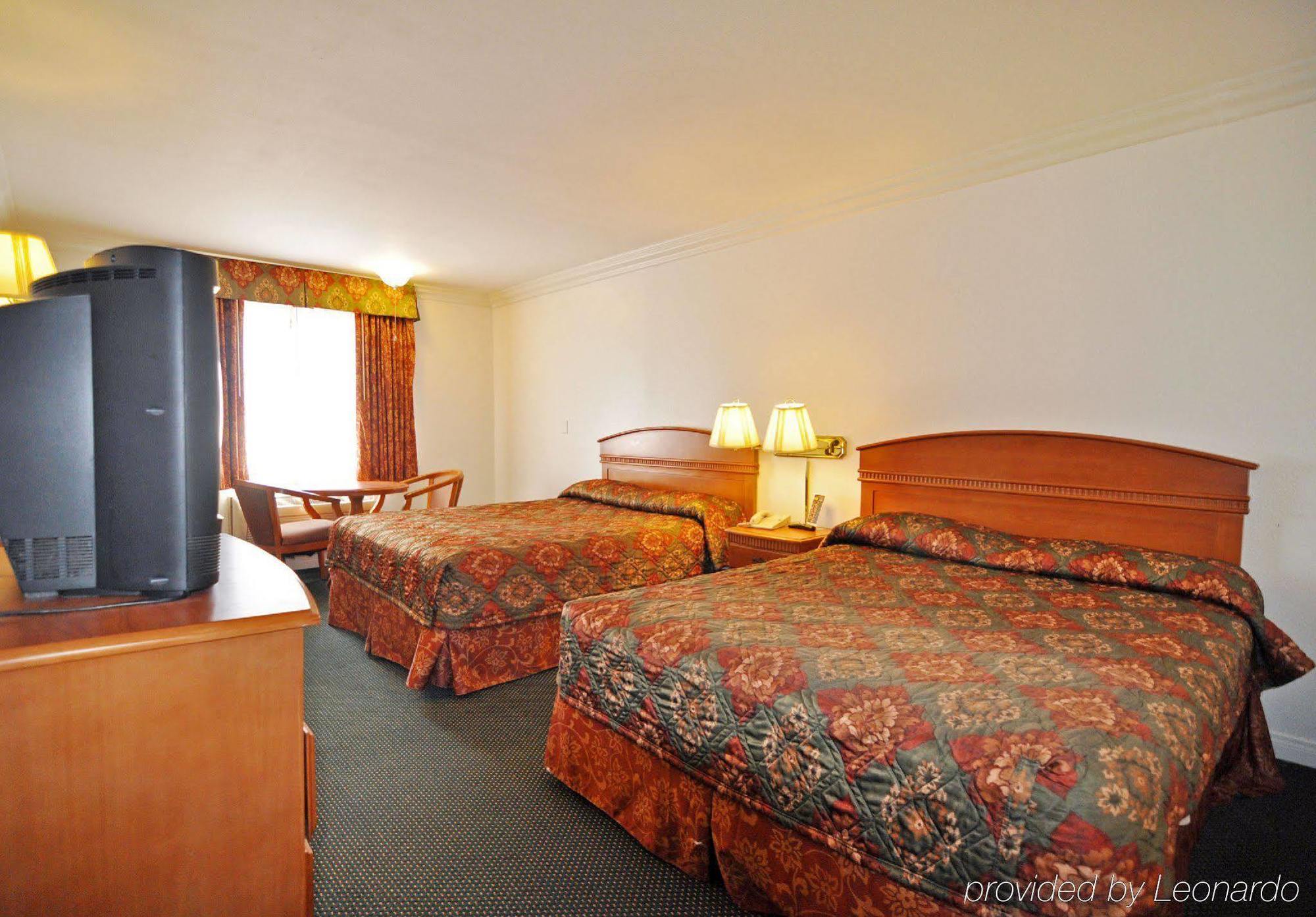 Orange Tustin Inn in Orange Ruang foto