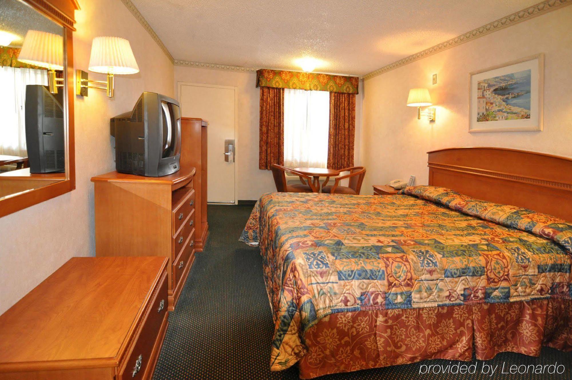 Orange Tustin Inn in Orange Ruang foto