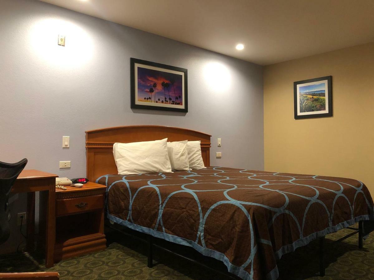 Orange Tustin Inn in Orange Bagian luar foto