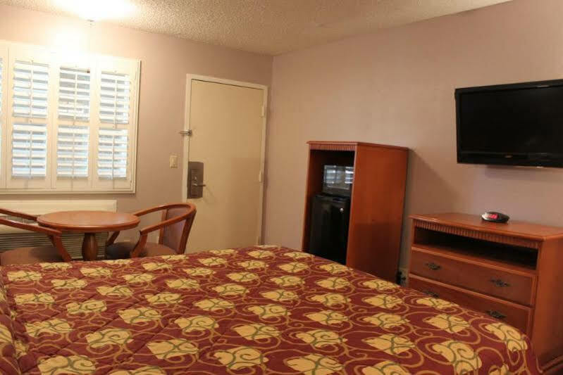 Orange Tustin Inn in Orange Bagian luar foto